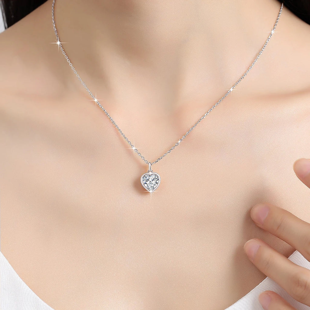 925 Sterling Silver Heart Cut Moissanite Pendant Necklaces for Valentine's Day Jewelry Gift
